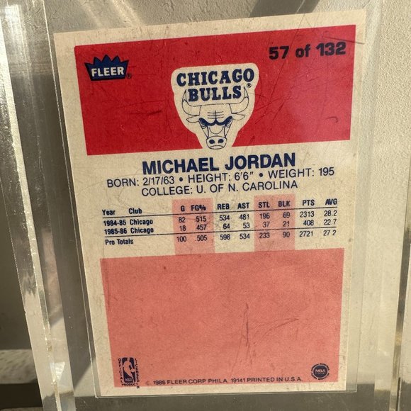 1986 FLEER MICHAEL JORDAN ROOKIE CARD #157 - Picture 2 of 2